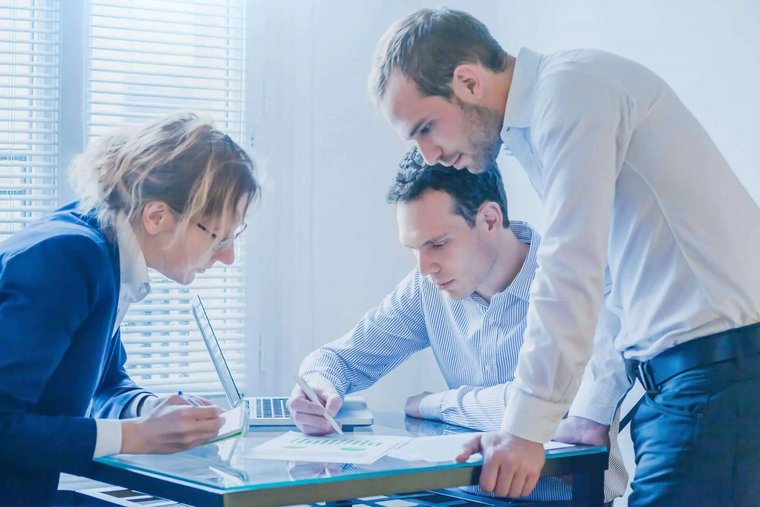 O guia Vertice Services para como começar seu negócio próprio - TUDO o que você precisa saber. 3 AdobeStock 180954785 1 scaled 1 1